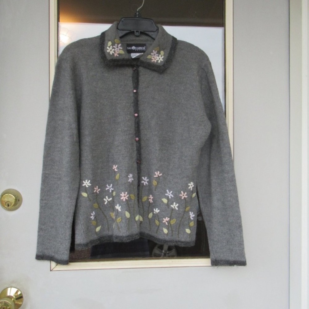 VINTAGE 90s pastel floral detail 92% wool gray button down sweater - Picture 7 of 12